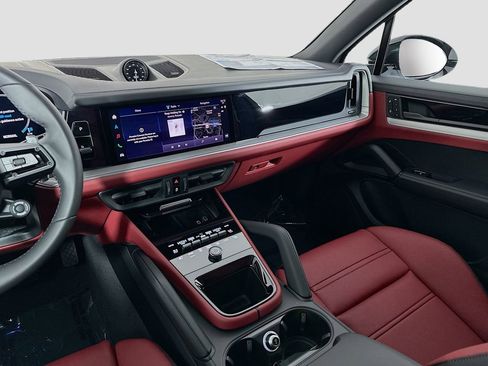 New 2026 Porsche Cayenne image 26