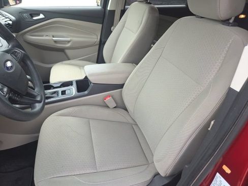 Used 2018 Ford Escape SE FWD image 3