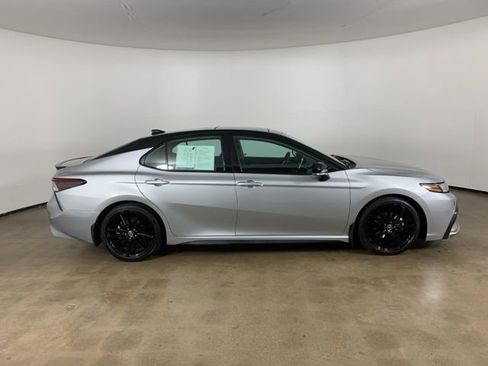 Used 2022 Toyota Camry XSE w/ Navigation Package FWD image 7