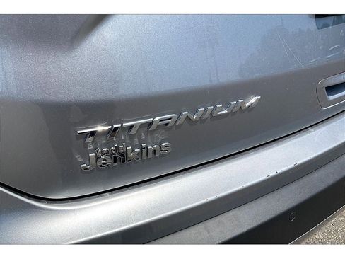 Used 2022 Ford Edge Titanium image 8