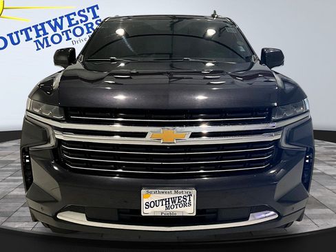 Used 2024 Chevrolet Suburban LT w/ Luxury Package AWD/4WD image 2