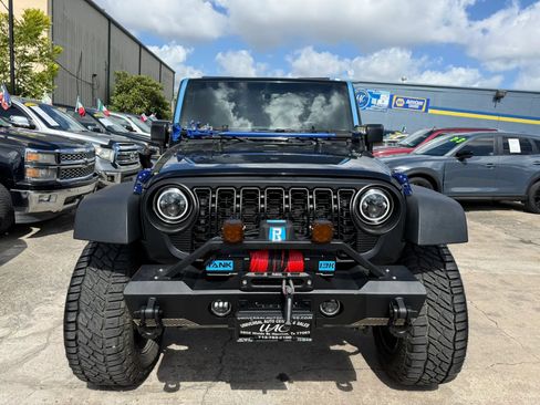 Used 2017 Jeep Wrangler Unlimited Sport w/ Quick Order Package 24S AWD/4WD image 2