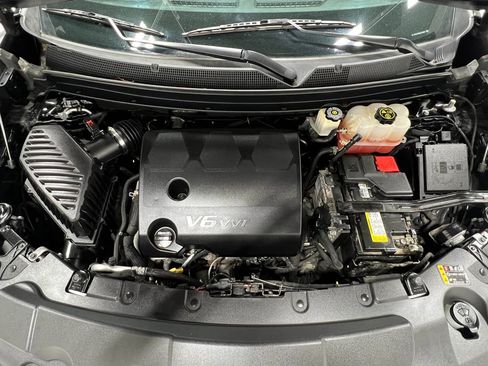 Used 2018 Chevrolet Traverse LT AWD/4WD image 30