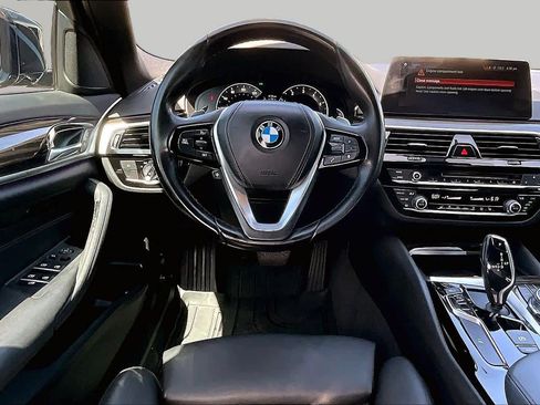 Used 2018 BMW 530i RWD image 8