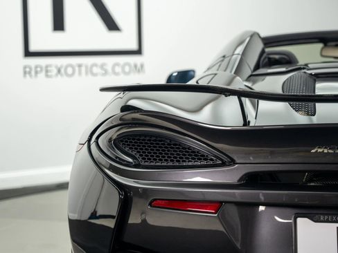 Used 2019 McLaren 570S Spider image 26