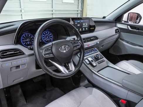 Used 2020 Hyundai Palisade SEL FWD image 2