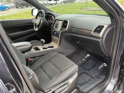 Used 2015 Jeep Grand Cherokee Laredo w/ Quick Order Package 23E AWD/4WD image 31