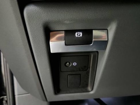 Used 2024 Land Rover Defender 110 X-Dynamic SE AWD/4WD image 47