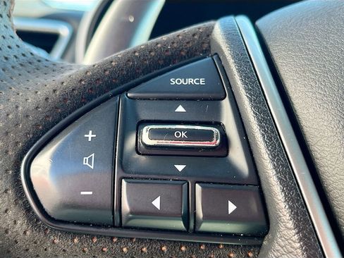 Used 2022 Nissan Maxima SR w/ Sport Mat Group FWD image 10