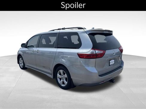 Used 2019 Toyota Sienna LE FWD image 8