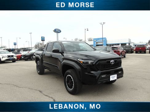 Used 2024 Toyota Tacoma TRD Off-Road image 4