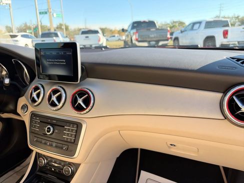 Used 2017 Mercedes-Benz GLA 250 w/ Premium Package image 31