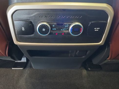 Used 2022 Ford Expedition Limited AWD/4WD image 33