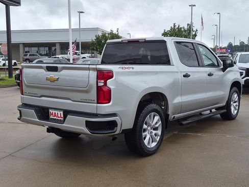 Used 2022 Chevrolet Silverado 1500 Custom w/ Safety Confidence Package AWD/4WD image 6