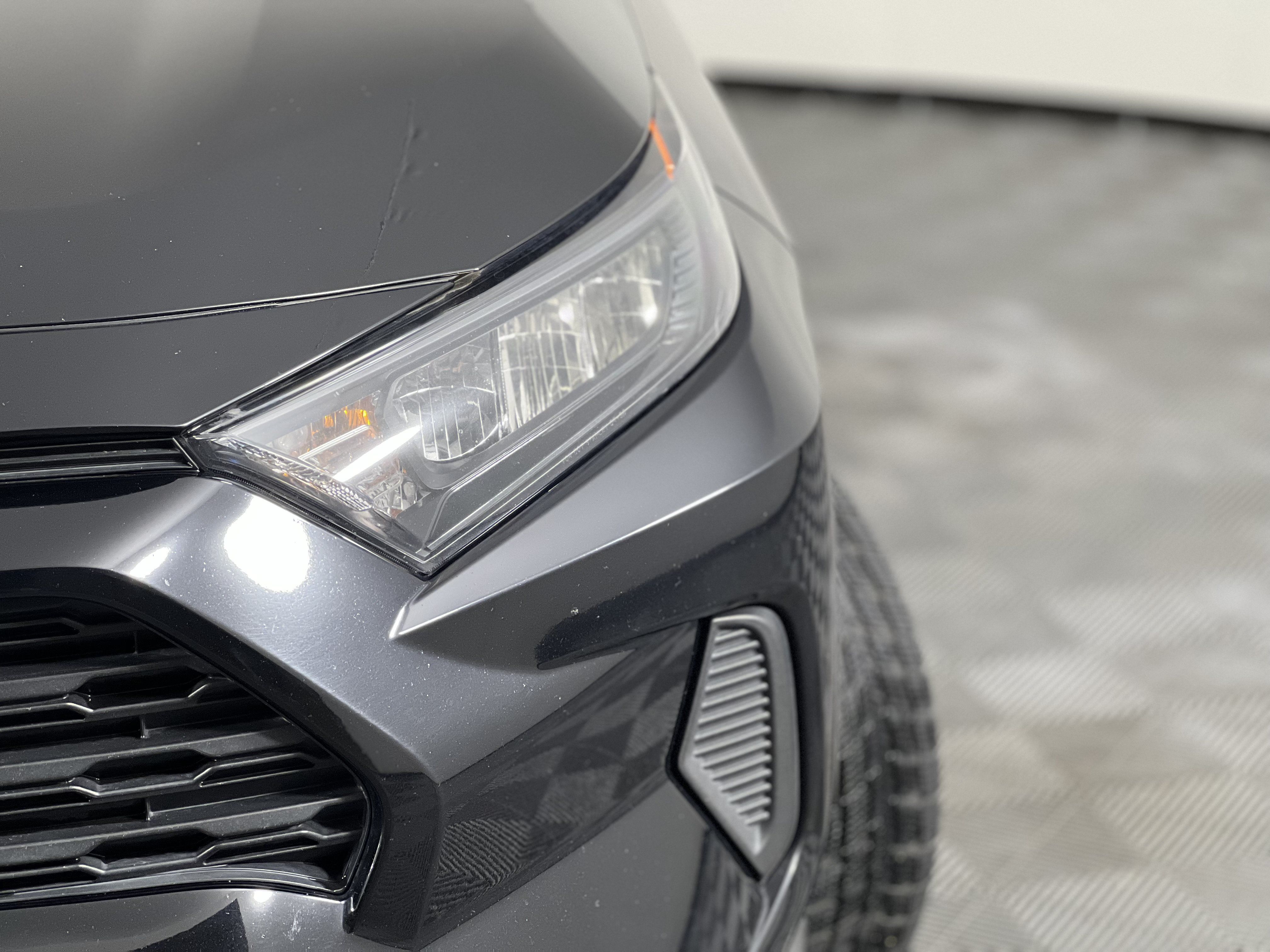 Used 2021 Toyota RAV4 LE AWD/4WD image 7