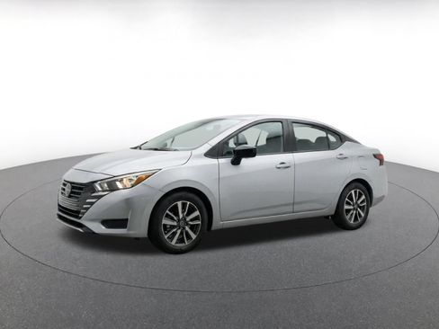 Used 2025 Nissan Versa SV FWD image 3