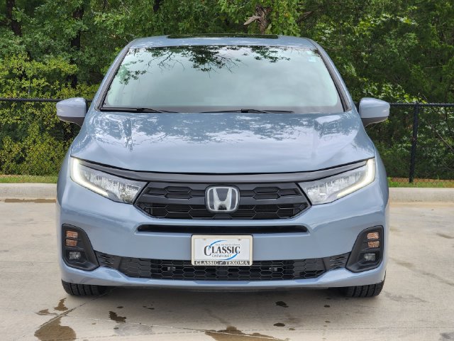 Used 2025 Honda Odyssey Touring image 3