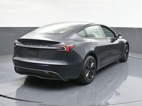 Used 2025 Tesla Model 3 Long Range image 8