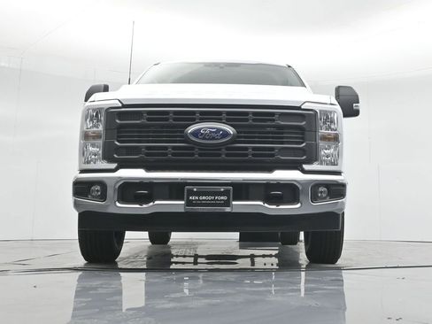 New 2026 Ford F250 XL w/ XL Chrome Package image 45