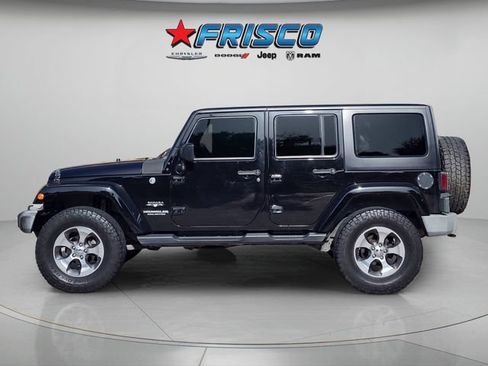 Used 2017 Jeep Wrangler Unlimited Sahara w/ Connectivity Group AWD/4WD image 3