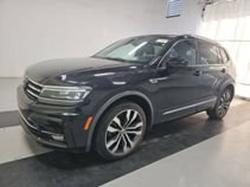 Used 2021 Volkswagen Tiguan SEL Premium R-Line w/ 3rd Row Seat Package AWD/4WD image 16