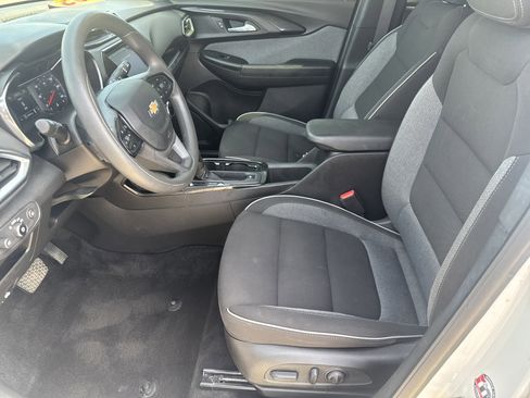 Used 2022 Chevrolet TrailBlazer LT w/ Convenience Package AWD/4WD image 6