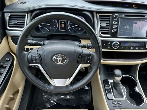 Used 2015 Toyota Highlander XLE image 14