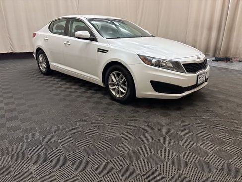 Used 2011 Kia Optima LX w/ Convenience Pkg image 3
