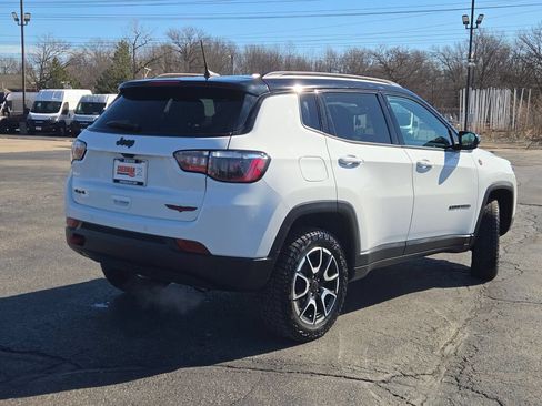 Certified 2025 Jeep Compass Trailhawk AWD/4WD image 13