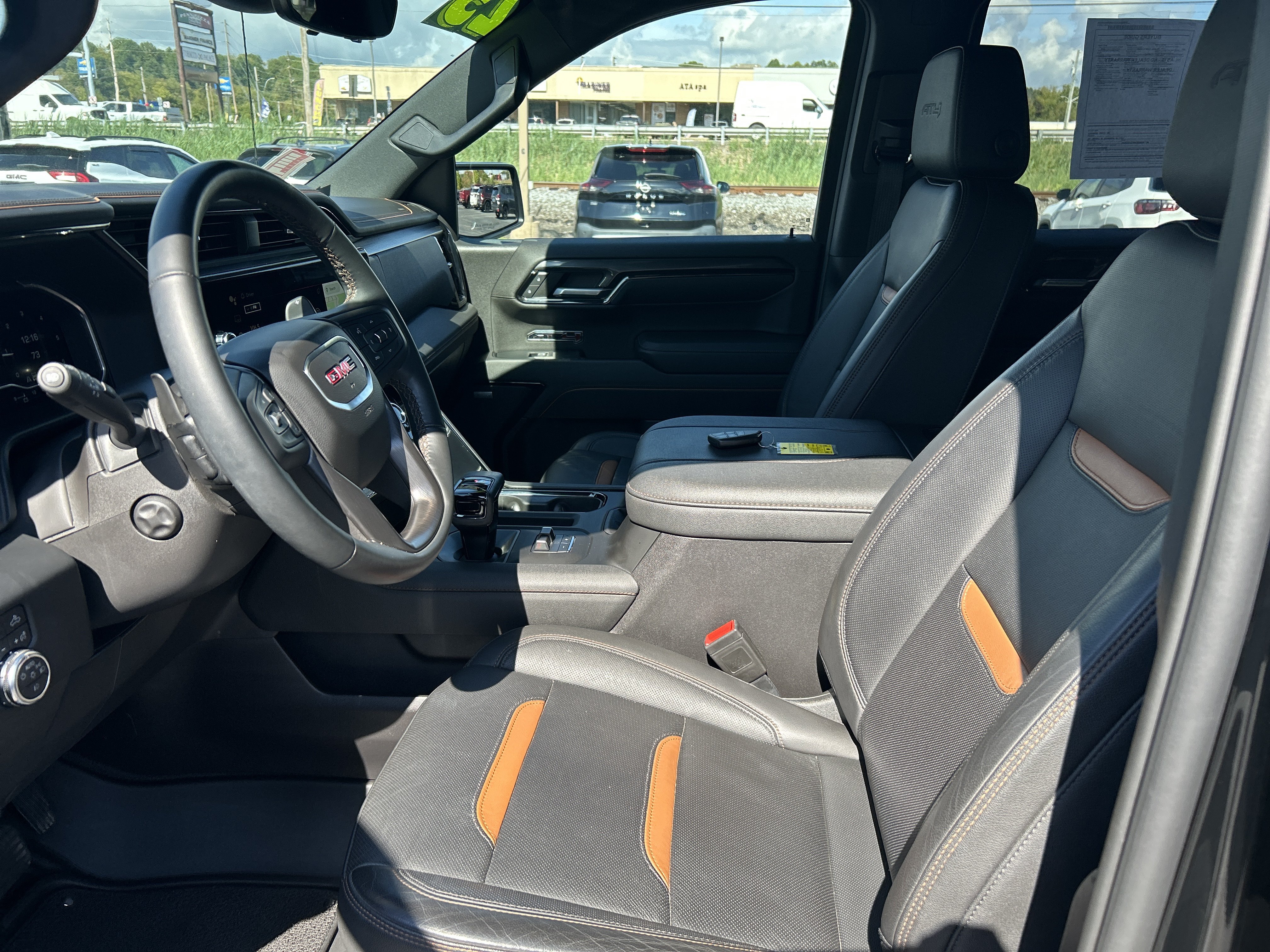 Used 2023 GMC Sierra 1500 AT4 w/ AT4 Premium Package AWD/4WD image 12