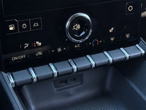 Used 2025 GMC Terrain Elevation image 18