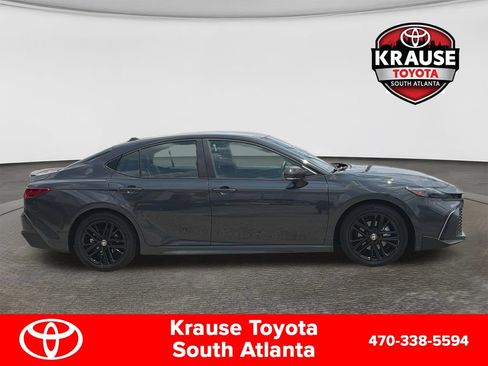 Used 2025 Toyota Camry SE w/ Convenience Package FWD image 8
