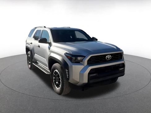Used 2025 Toyota 4Runner SR5 image 3