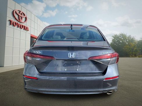 Used 2025 Honda Civic Sport image 4