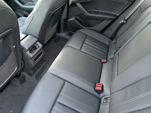 Used 2025 Audi Q6 e-tron Premium AWD/4WD image 4