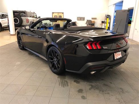 Used 2025 Ford Mustang Premium image 6