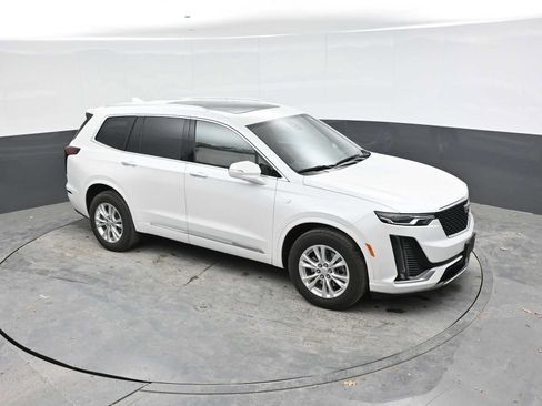 Used 2024 Cadillac XT6 Luxury AWD/4WD image 17