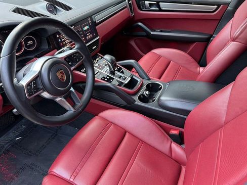 Used 2023 Porsche Cayenne Platinum Edition AWD/4WD image 12