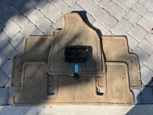 Used 2011 Buick Enclave CXL image 24