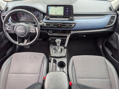 Used 2023 Kia Seltos S w/ Navigation Package FWD image 4