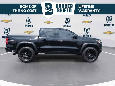 Used 2024 Chevrolet Colorado Trail Boss w/ LPO, Dark Essentials Package AWD/4WD image 9