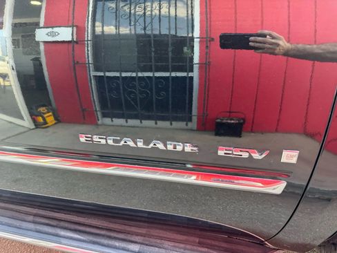 Used 2008 Cadillac Escalade ESV AWD image 10