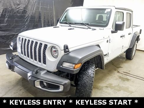 Used 2023 Jeep Gladiator Sport image 4