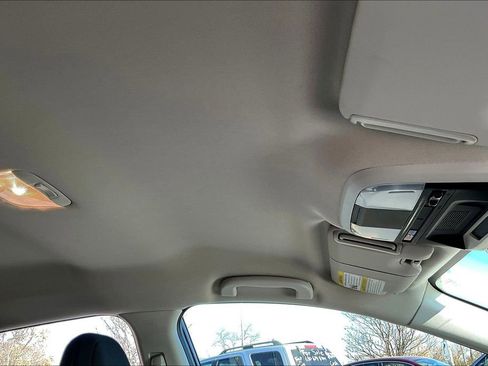 Used 2025 Subaru Crosstrek 2.0i Premium w/ Convenience Package #2 image 24