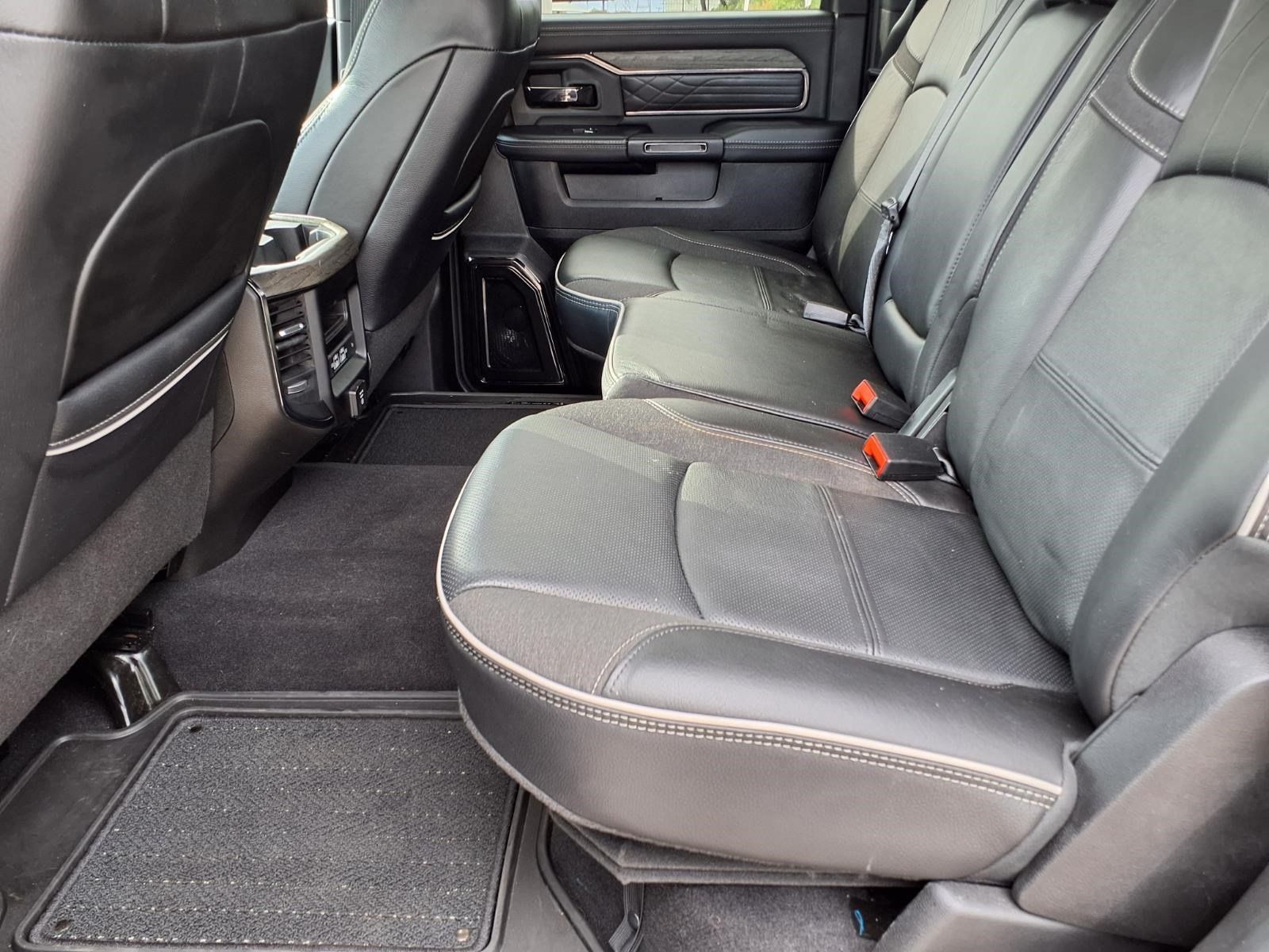 Used 2025 RAM 3500 Limited AWD/4WD image 11