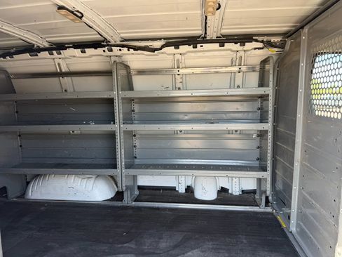 Used 2017 Chevrolet Express 2500 RWD image 16