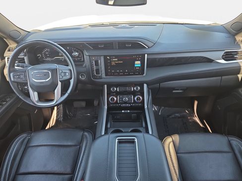 Used 2024 GMC Yukon XL Denali AWD/4WD image 9