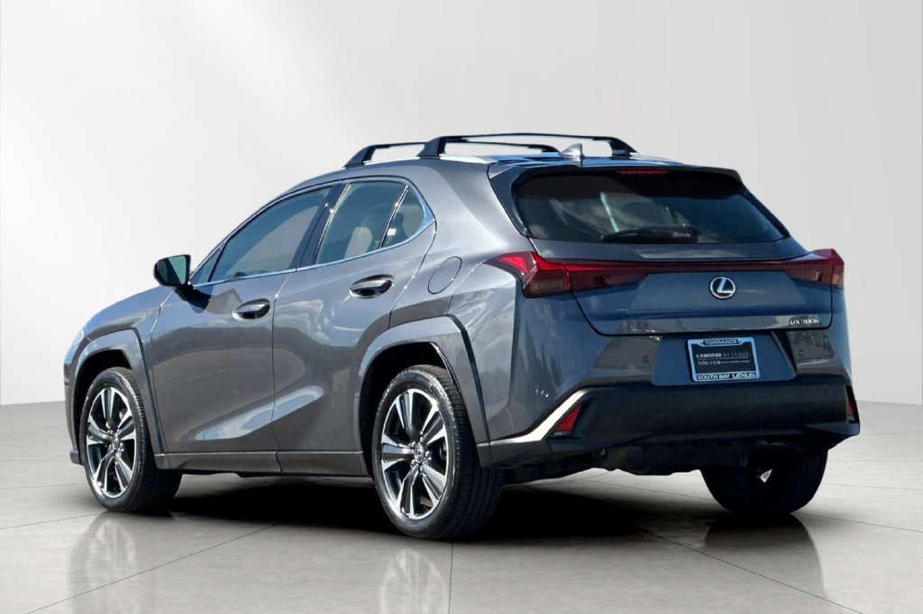 Certified 2025 Lexus UX 300h FWD w/ Accessory Package (Z2) image 4