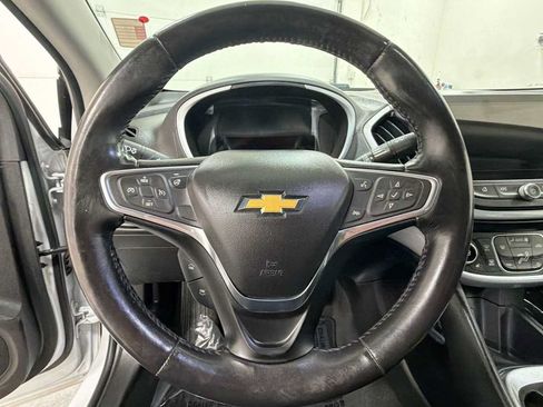 Used 2018 Chevrolet Volt LT w/ Comfort Package FWD image 16