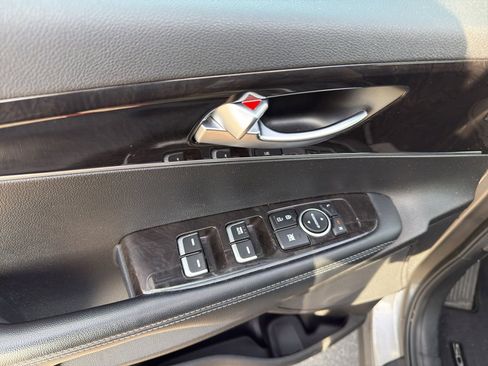 Used 2018 Kia Sorento L image 10